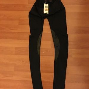 New with tags leggings